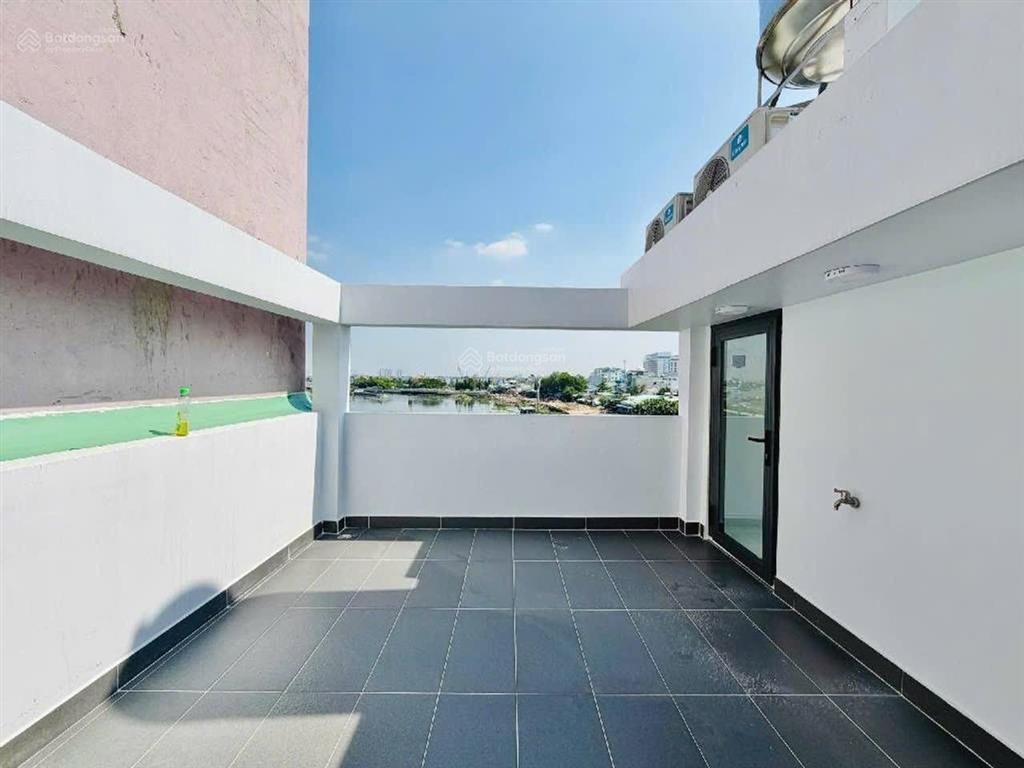 Thiết kế hiện đại,tối ưu diện tích, xây dựng mới wiew sông cực kì mát 5 tầng.4pn.3wc,sân th