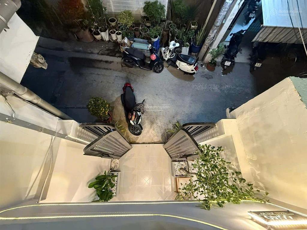 6.379 tỷ  trần văn kỷ,quận bình thạnh  diện tích 41m2  3 tầng xe hơi 4 chỗ tới cửa.