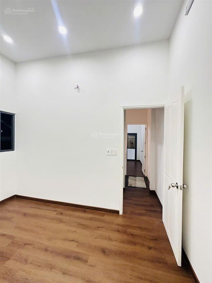 Khu vip bình thạnh  giáp quận 1  nguyễn cửu vân  2pn 2wc  sổ vuông a4  5,55 tỷ