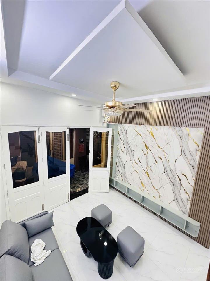 Khu vip bình thạnh  giáp quận 1  nguyễn cửu vân  2pn 2wc  sổ vuông a4  5,55 tỷ