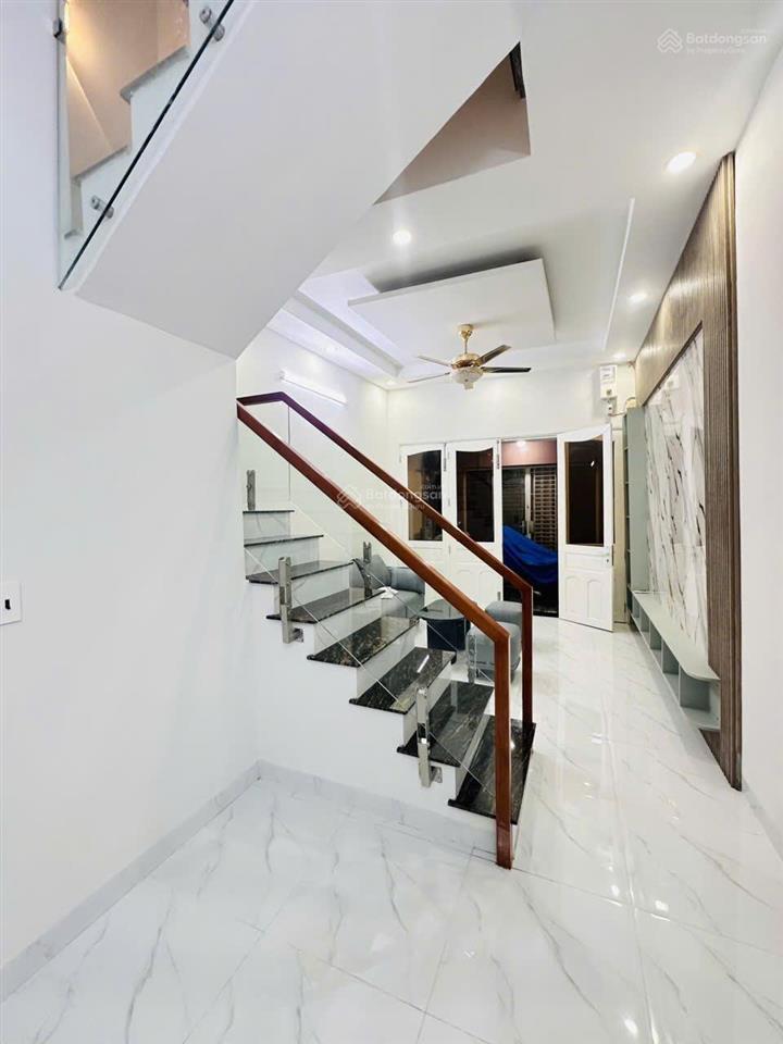 Khu vip bình thạnh  giáp quận 1  nguyễn cửu vân  2pn 2wc  sổ vuông a4  5,55 tỷ