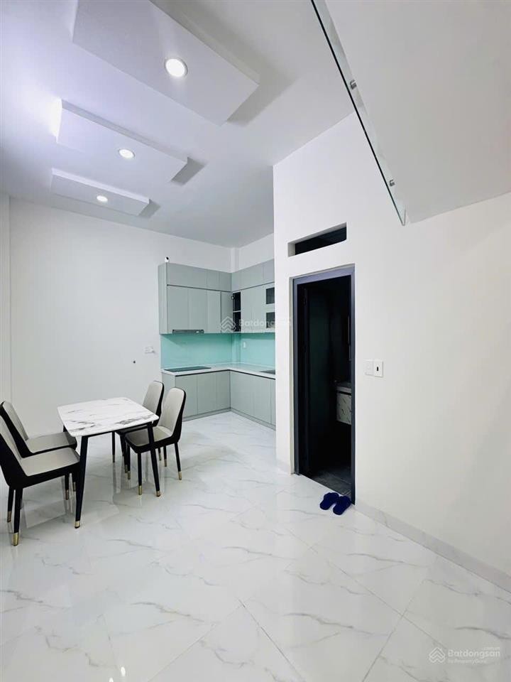 Khu vip bình thạnh  giáp quận 1  nguyễn cửu vân  2pn 2wc  sổ vuông a4  5,55 tỷ