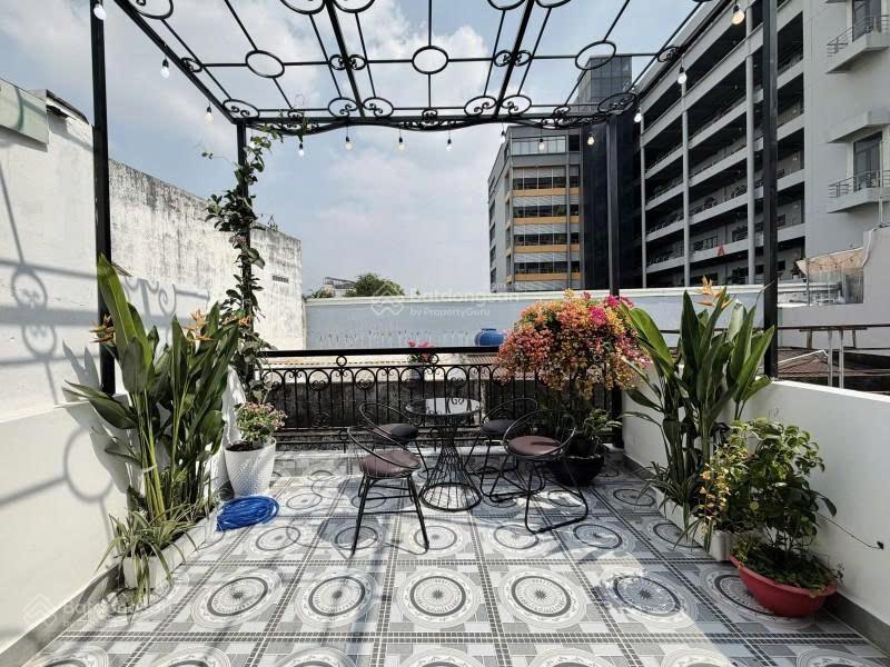 Ngay nguyễn văn đậu  cạnh đh văn lang 31m2  3 tầng  3 pn / sân thượng  full nội thất  5.98 tỷ