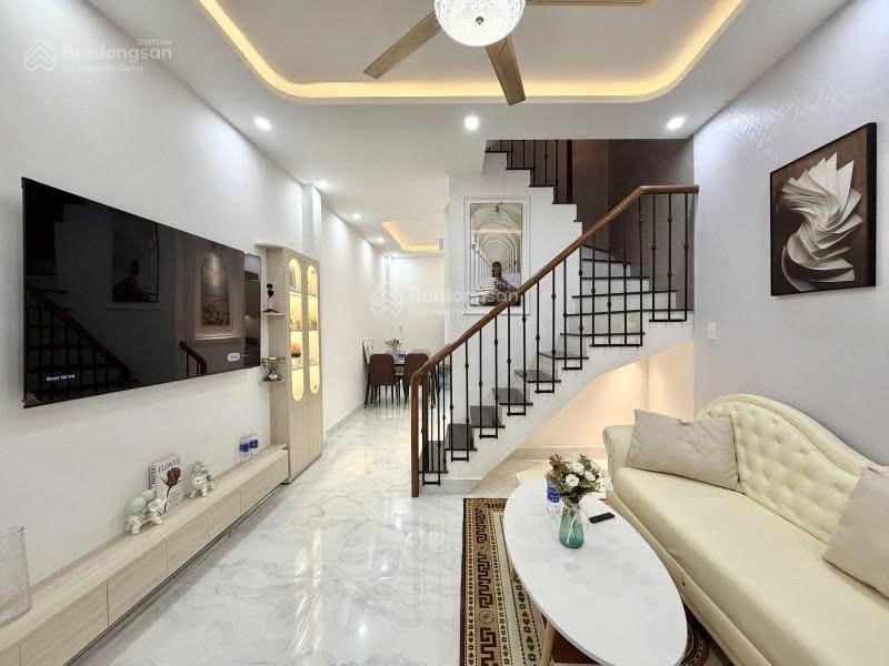 Ngay nguyễn văn đậu  cạnh đh văn lang 31m2  3 tầng  3 pn / sân thượng  full nội thất  5.98 tỷ