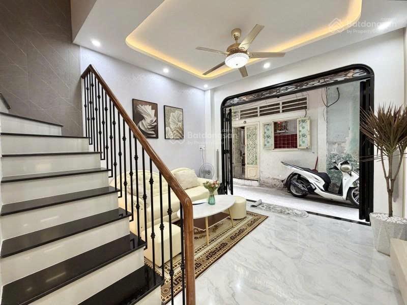 Ngay nguyễn văn đậu  cạnh đh văn lang 31m2  3 tầng  3 pn / sân thượng  full nội thất  5.98 tỷ