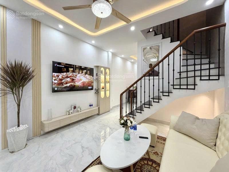 Ngay nguyễn văn đậu  cạnh đh văn lang 31m2  3 tầng  3 pn / sân thượng  full nội thất  5.98 tỷ