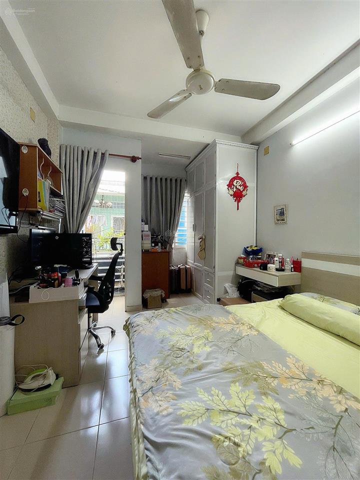 Bán gấp nhà đẹp hẻm 2 sẹc cách mạng tháng 8, tân bình  6,2 tỷ  vị trí gần sân bay thuận tiện