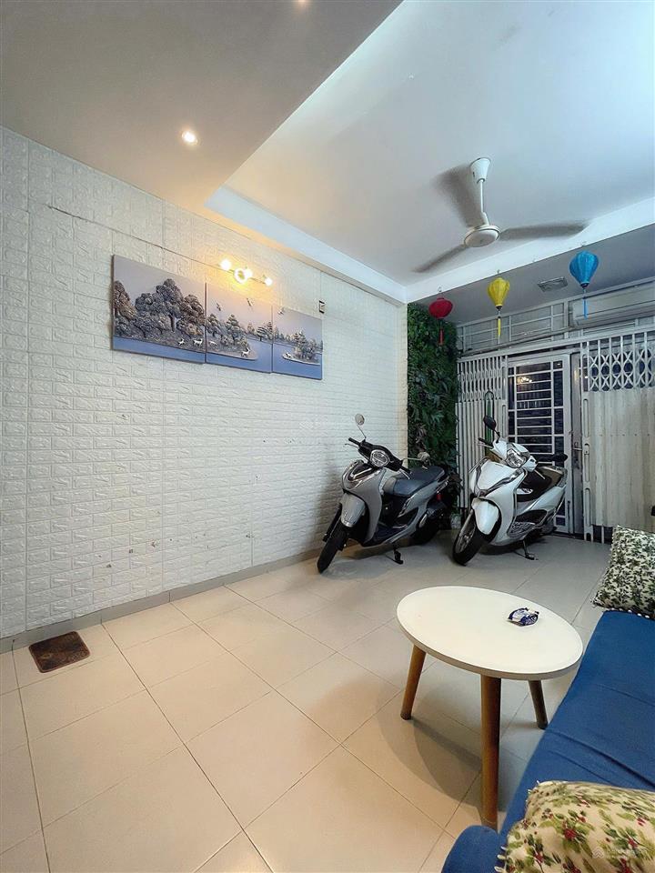 Bán gấp nhà đẹp hẻm 2 sẹc cách mạng tháng 8, tân bình 6,2 tỷ