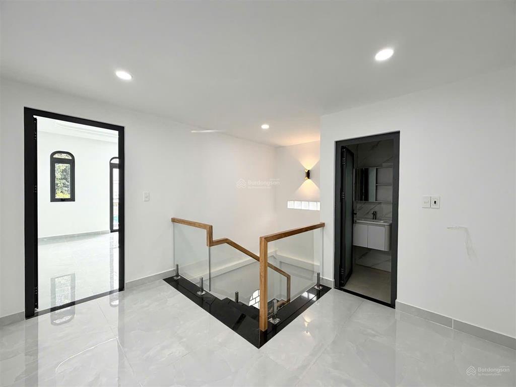 Nguyễn thiện thuật, bình thạnh  66m² (4.5x14)  2 tầng mới  3 pn  đường trước nhà 8m  7.5 tỷ.