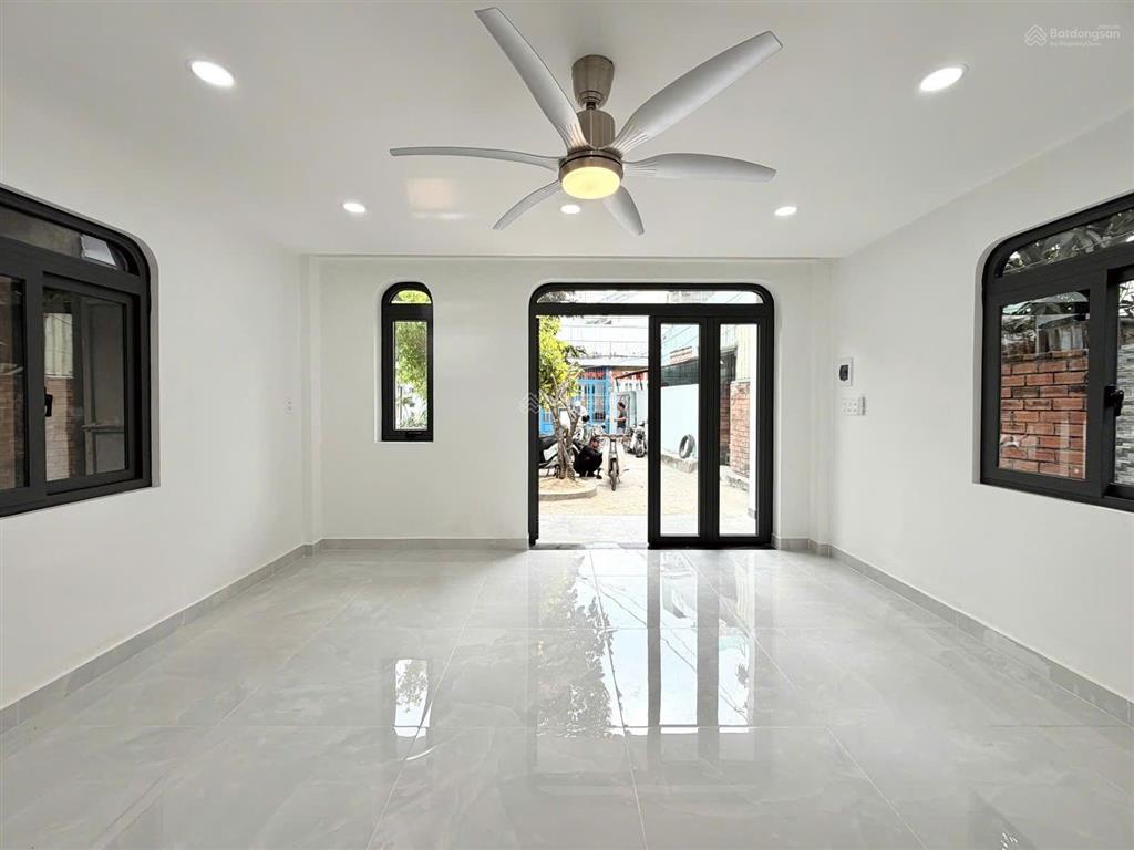 Nguyễn thiện thuật, bình thạnh  66m² (4.5x14)  2 tầng mới  3 pn  đường trước nhà 8m  7.5 tỷ.