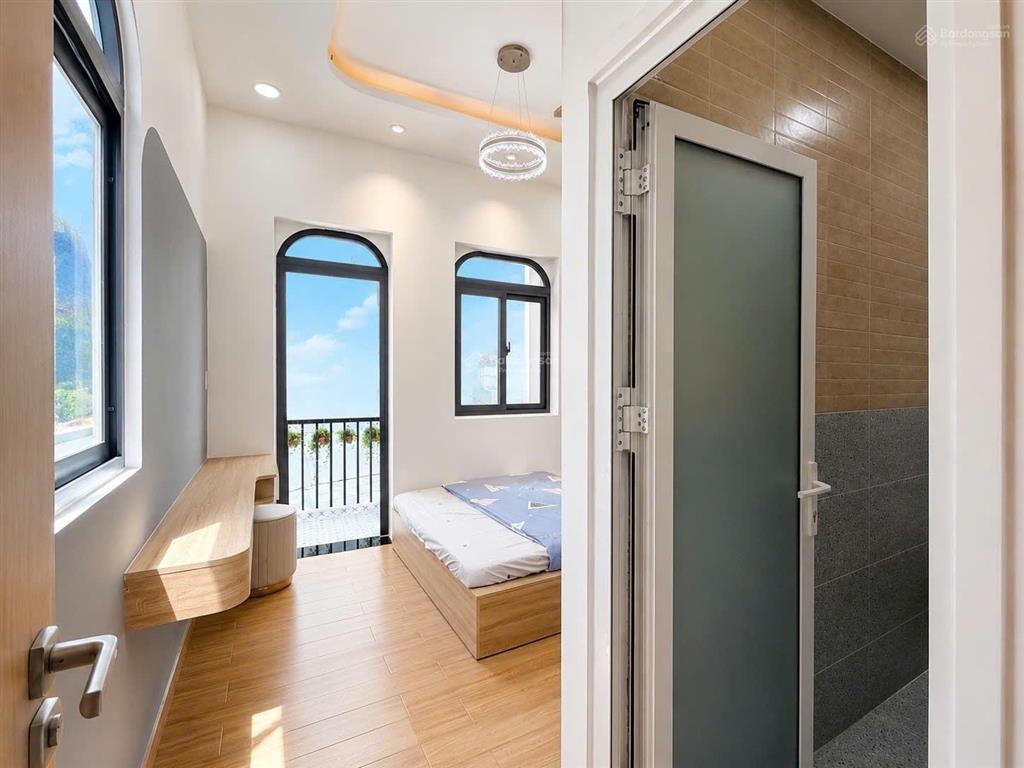 Vip ngay cầu thủ thiêm  hàng xóm khu đô thị sala  43m nở hậu, 2 tầng 3pn full nội thất 5.99t.