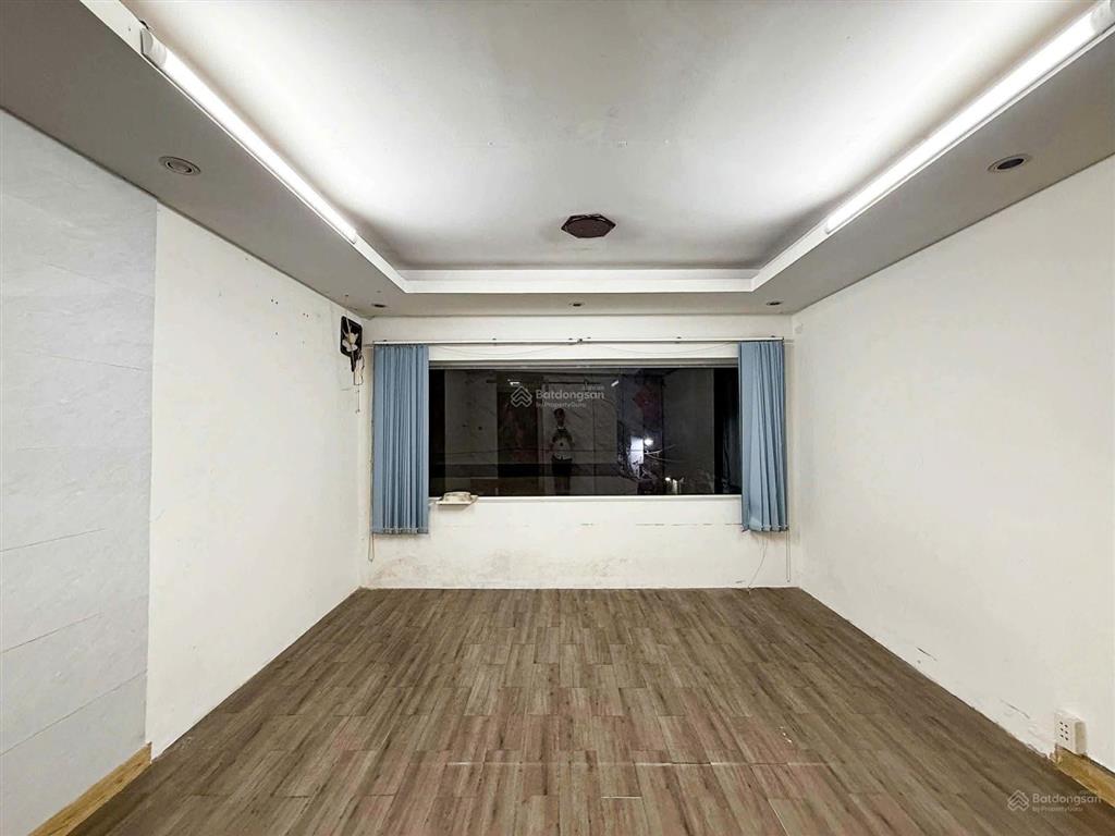 Hxh sát mặt tiền đ.thích quảng đức, phường 04, phú nhuận  4 tầng  4pn 4wc  9.5 tỷ