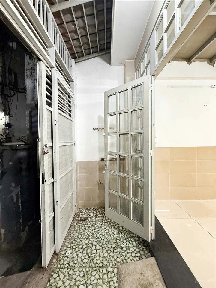 Hxh sát mặt tiền đ.thích quảng đức, phường 04, phú nhuận  4 tầng  4pn 4wc  9.5 tỷ