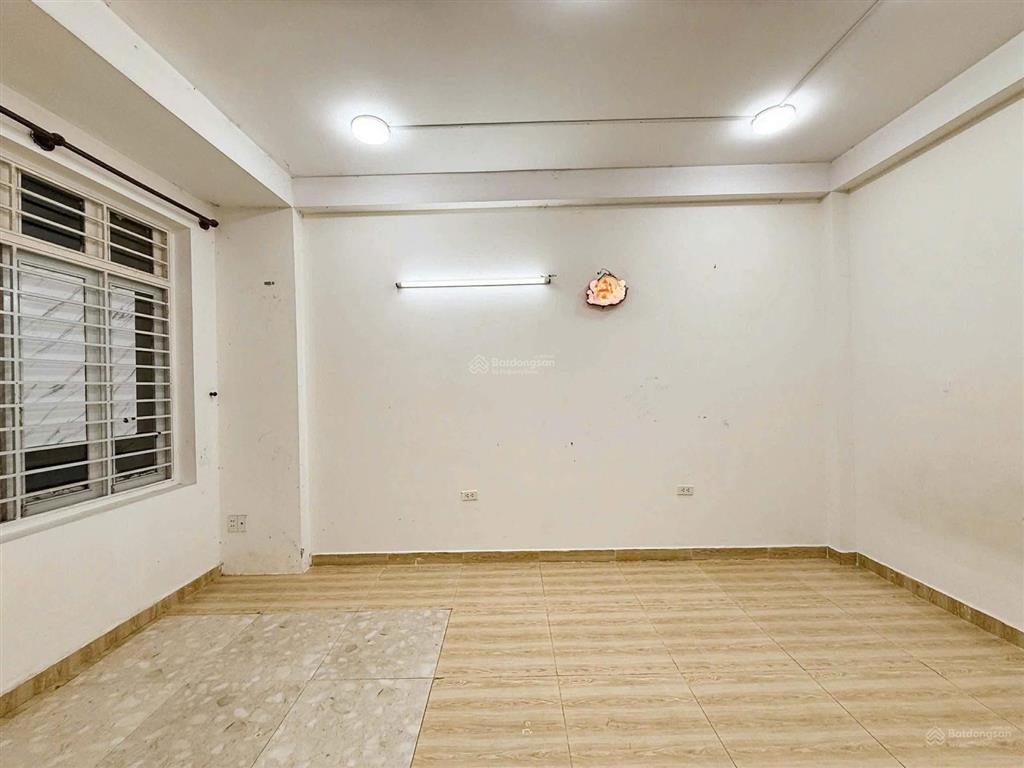 Hxh sát mặt tiền đ.thích quảng đức, phường 04, phú nhuận  4 tầng  4pn 4wc  9.5 tỷ