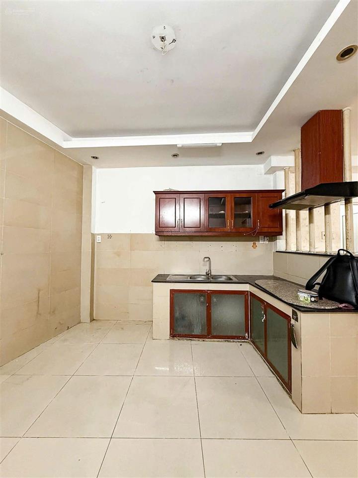 Hxh sát mặt tiền đ.thích quảng đức, phường 04, phú nhuận  4 tầng  4pn 4wc  9.5 tỷ