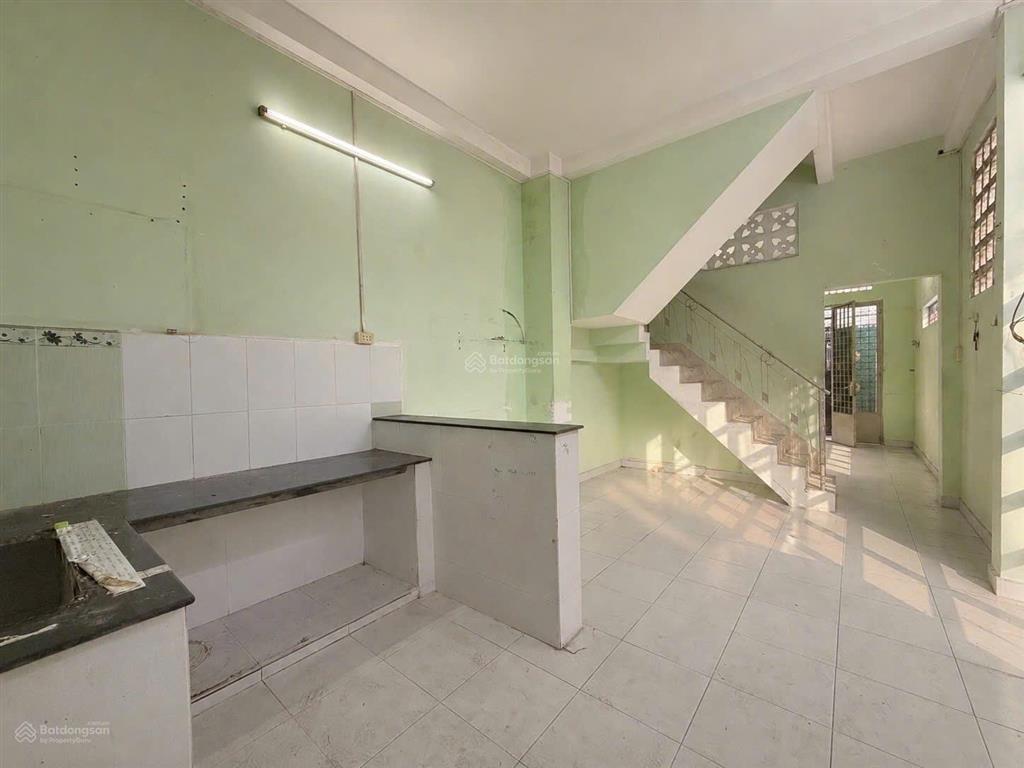 Hoàng hoa thám  bình thạnh  50m2  trệt, 2 lầu có sân thượng  hẻm ba gác  6.45 tỷ.
