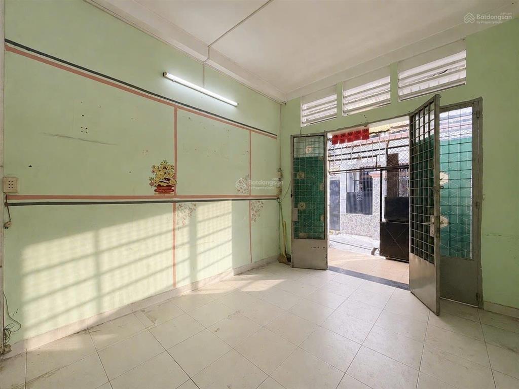 Hoàng hoa thám  bình thạnh  50m2  trệt, 2 lầu có sân thượng  hẻm ba gác  6.45 tỷ.