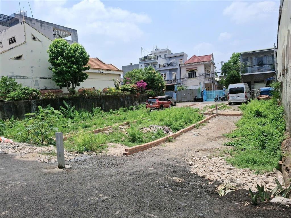 Ngay vạn phúc  hiệp bình phước  vf3 đổ cửa  ngang 4m  đất trống tự do  chỉ nhỉnh 4.5 tỷ.