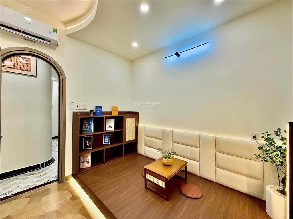 Nhà đẹp ở ngay nguyễn kiệm, p. đức nhuận, phú nhuận  41m 3 tầng 4pn 5wc 6.89 tỷ