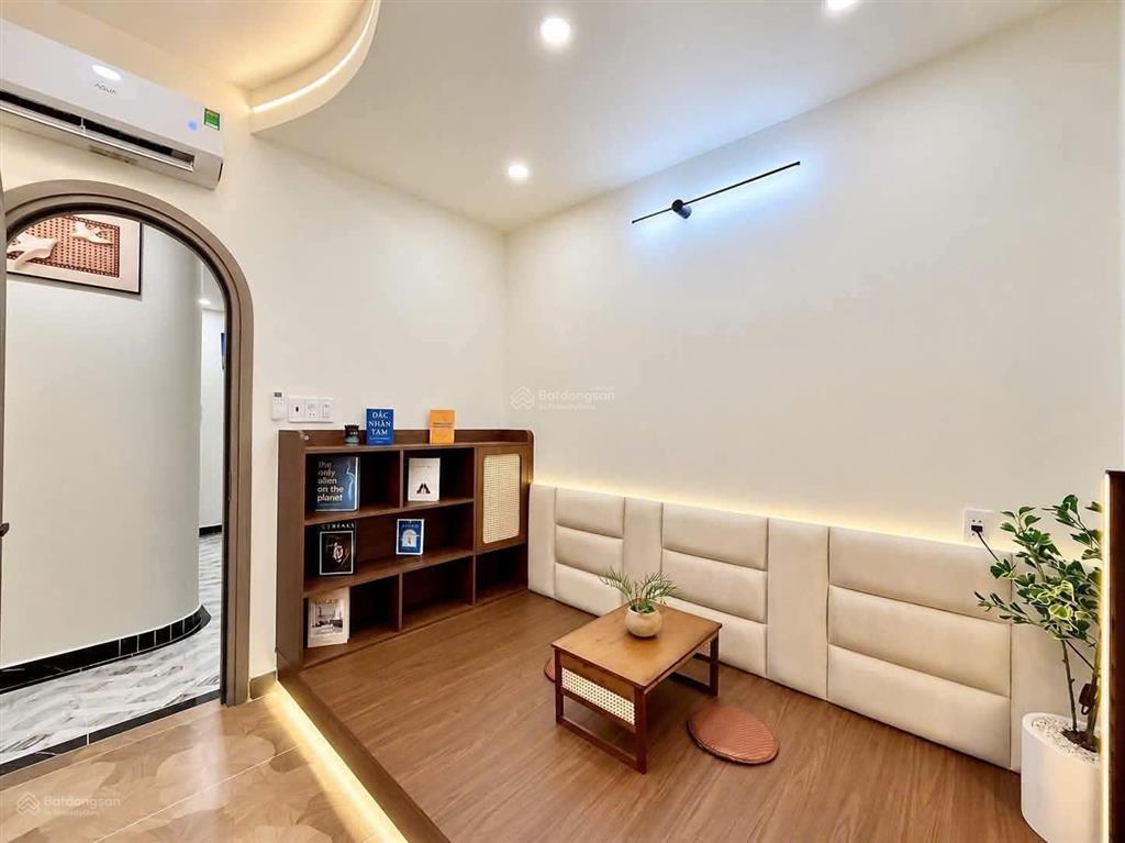 Nhà đẹp ở ngay nguyễn kiệm, p. đức nhuận, phú nhuận  41m 3 tầng 4pn 5wc 6.89 tỷ