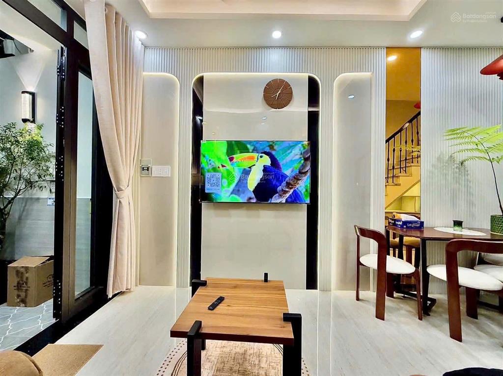 Nhà đẹp ở ngay nguyễn kiệm, p. đức nhuận, phú nhuận  41m 3 tầng 4pn 5wc 6.89 tỷ