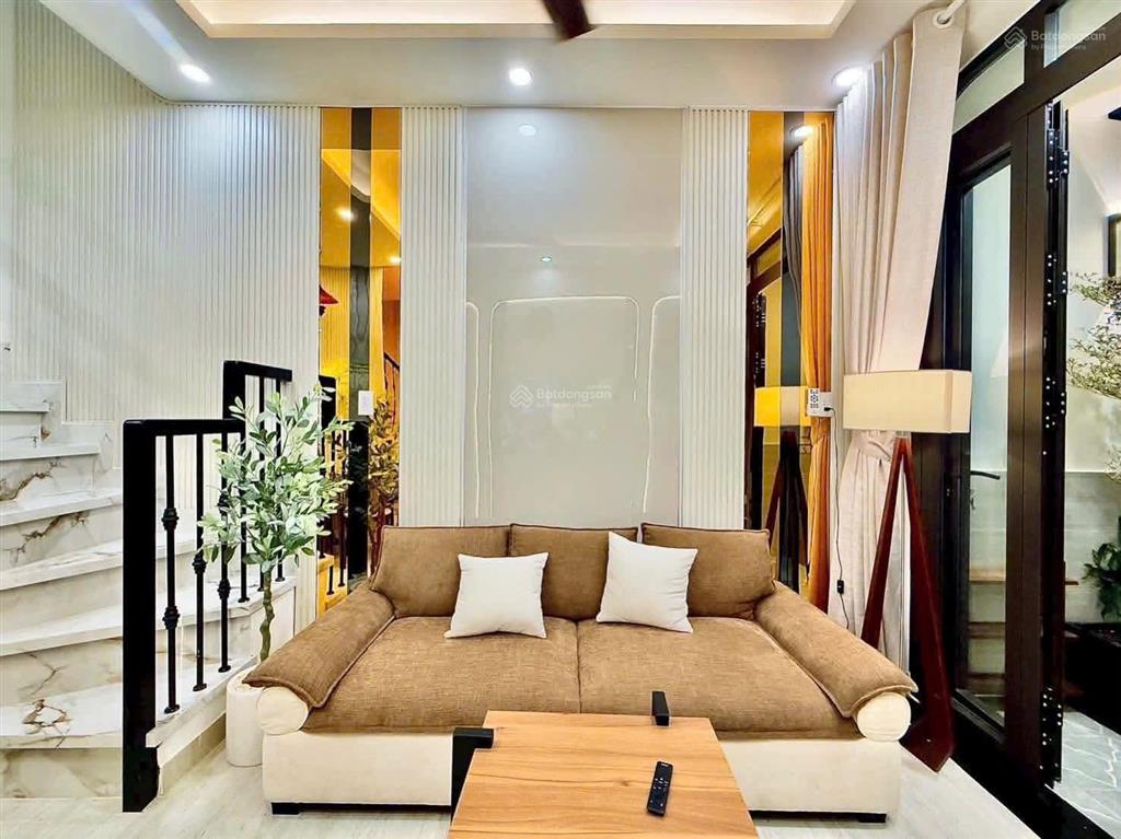 Nhà đẹp ở ngay nguyễn kiệm, p. đức nhuận, phú nhuận  41m 3 tầng 4pn 5wc 6.89 tỷ