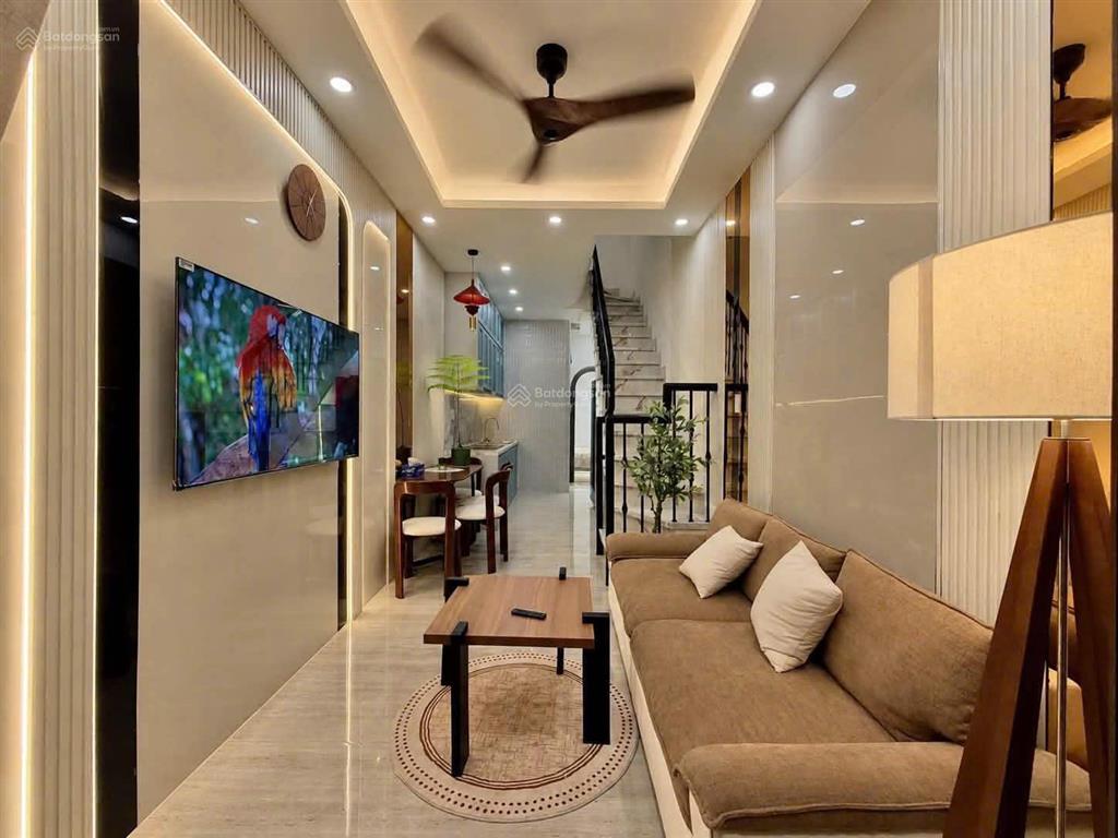 Nhà đẹp ở ngay nguyễn kiệm, p. đức nhuận, phú nhuận  41m 3 tầng 4pn 5wc 6.89 tỷ