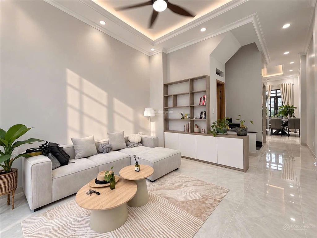 Bán nhà hiệp bình  thủ đức, 57m2 , 5 tầng, có thang máy, 2 mặt hẻm oto, 8,5 tỷ, full nôi thất