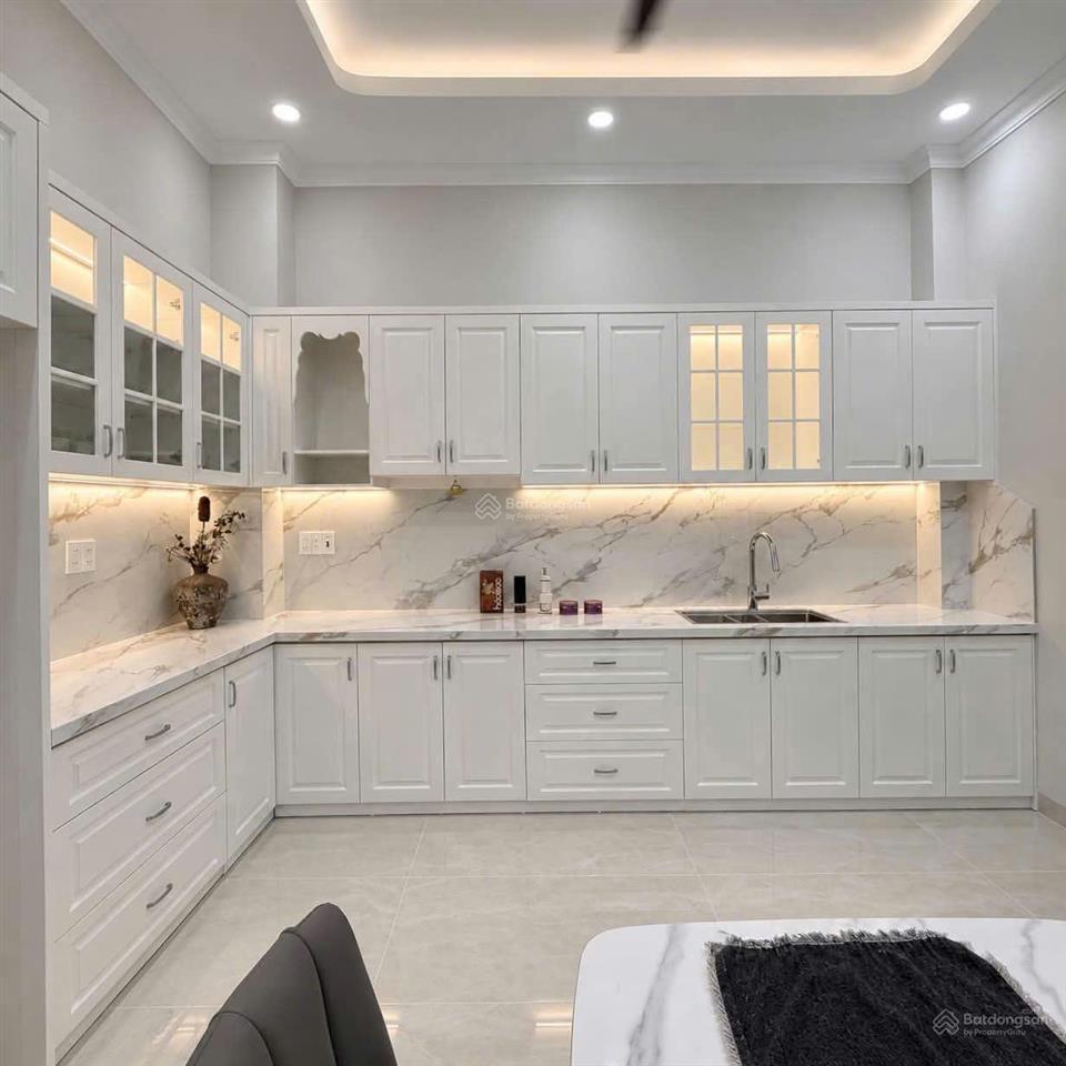 Bán nhà hiệp bình  thủ đức, 57m2 , 5 tầng, có thang máy, 2 mặt hẻm oto, 8,5 tỷ, full nôi thất
