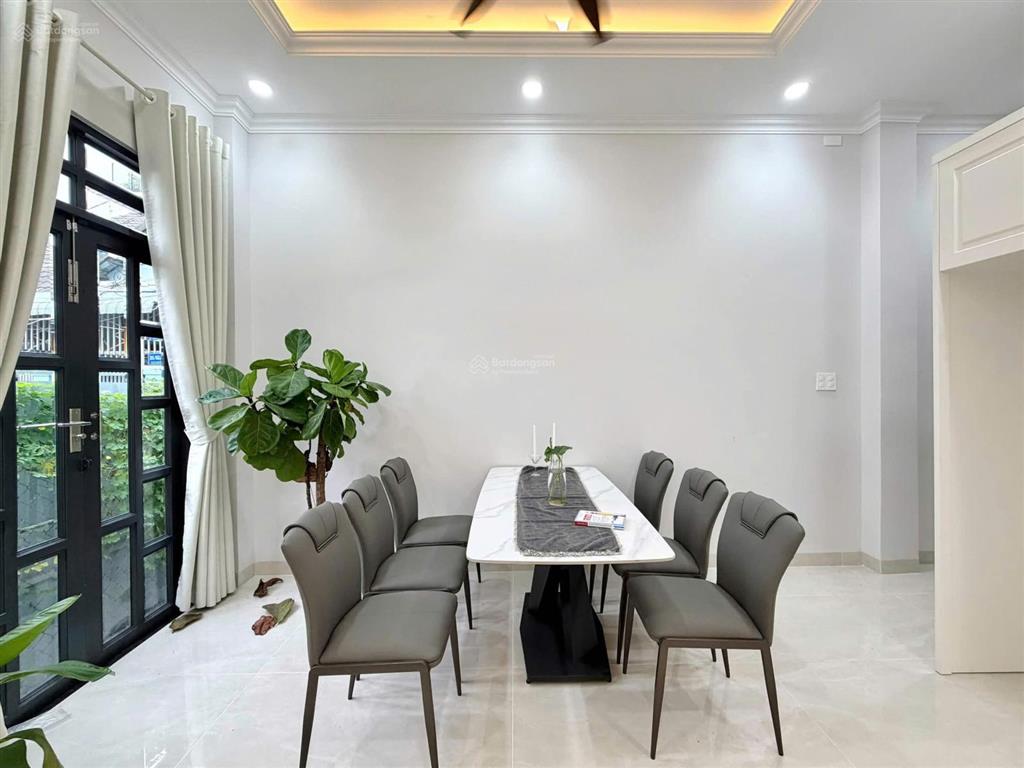 Bán nhà hiệp bình  thủ đức, 57m2 , 5 tầng, có thang máy, 2 mặt hẻm oto, 8,5 tỷ, full nôi thất