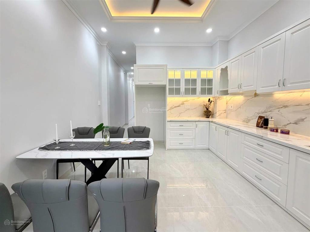 Bán nhà hiệp bình  thủ đức, 57m2 , 5 tầng, có thang máy, 2 mặt hẻm oto, 8,5 tỷ, full nôi thất