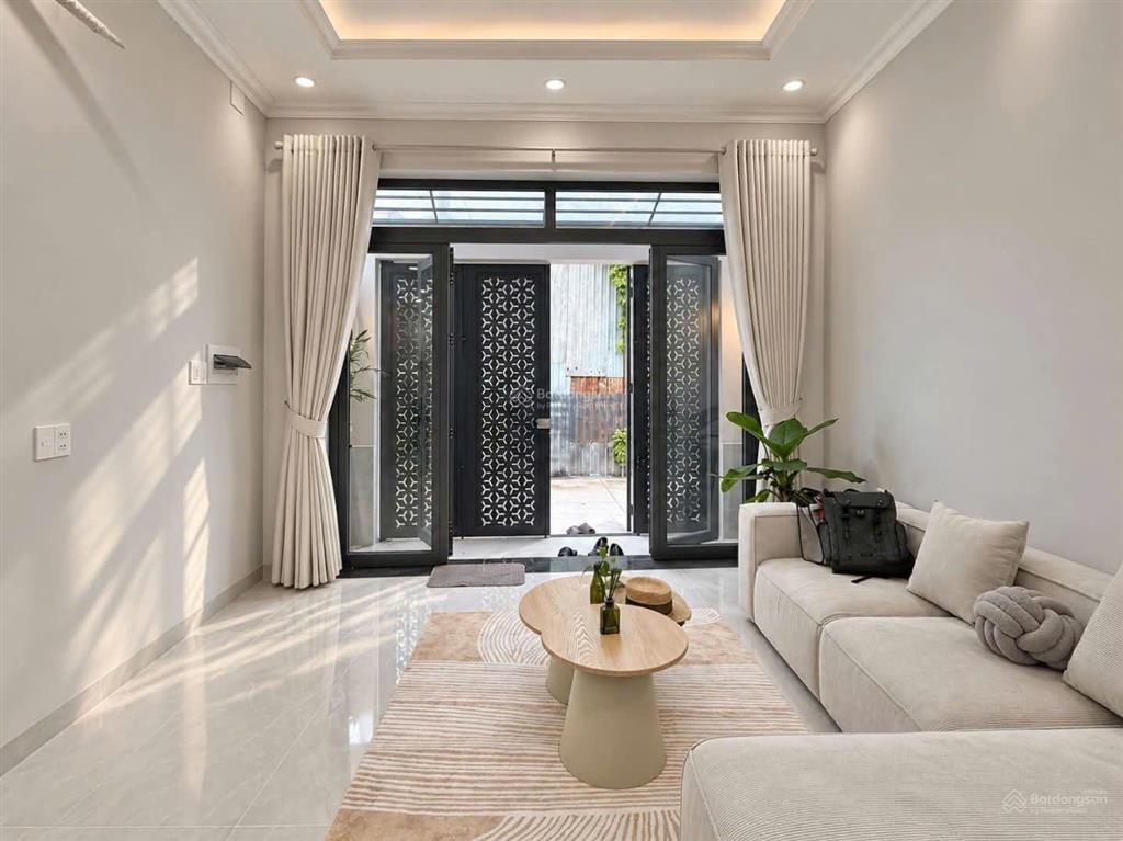 Bán nhà hiệp bình  thủ đức, 57m2 , 5 tầng, có thang máy, 2 mặt hẻm oto, 8,5 tỷ, full nôi thất