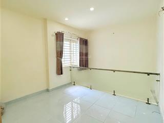 Sát phan xích long  nhà 5 tầng, 3pn  nở hậu đẹp  chỉ 5,75 tỷ!
