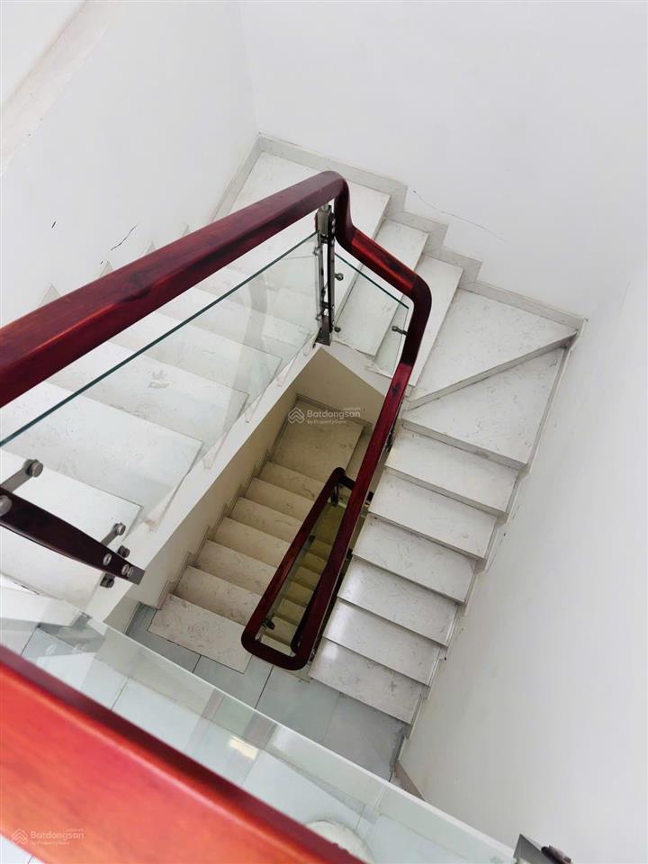 Sát phan xích long  nhà 5 tầng, 3pn  nở hậu đẹp  chỉ 5,75 tỷ!