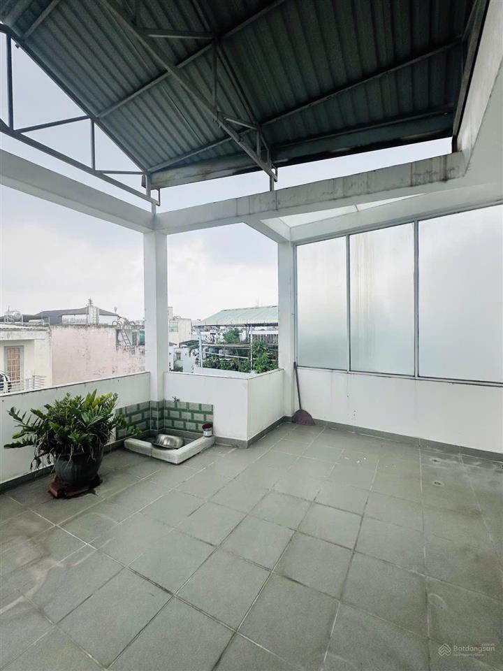 Sát phan xích long  nhà 5 tầng, 3pn  nở hậu đẹp  chỉ 5,75 tỷ!