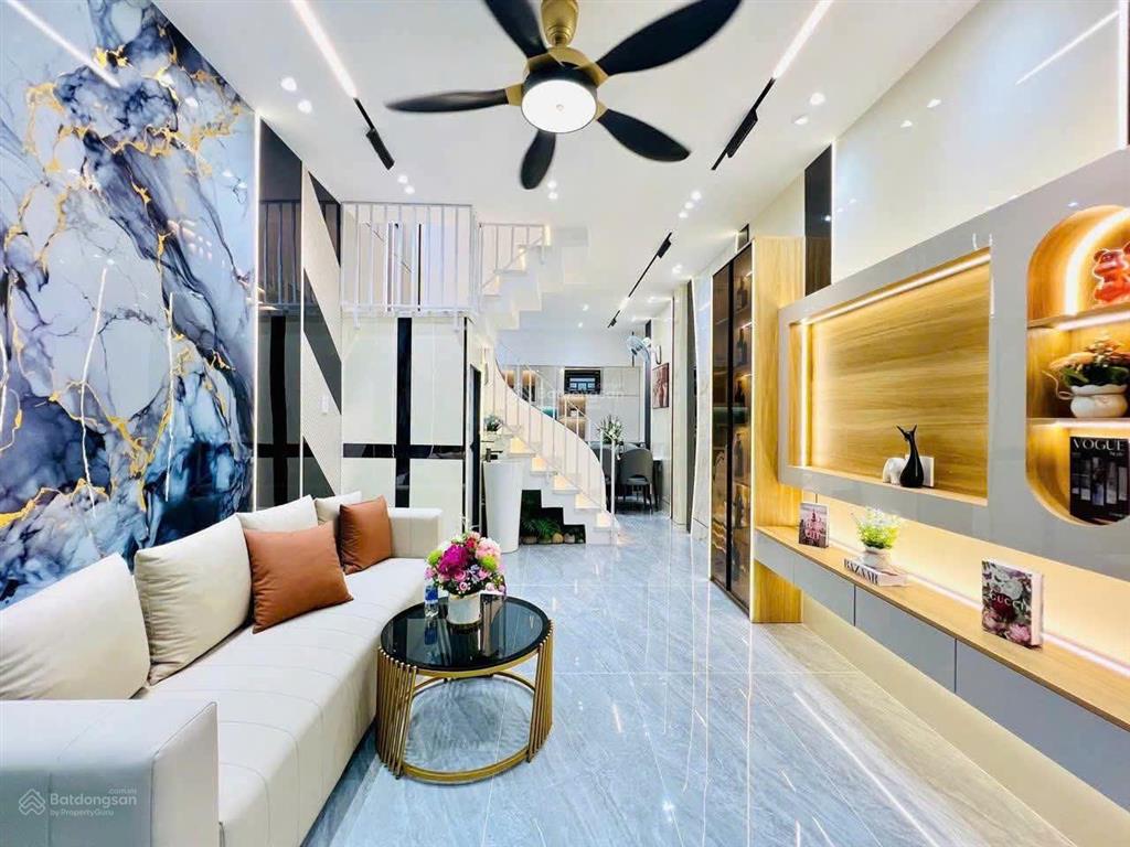 Nhà đẹp gò vấp ngay công viên làng hoa full nội thất cao cấp chỉ 4,3 tỷ!