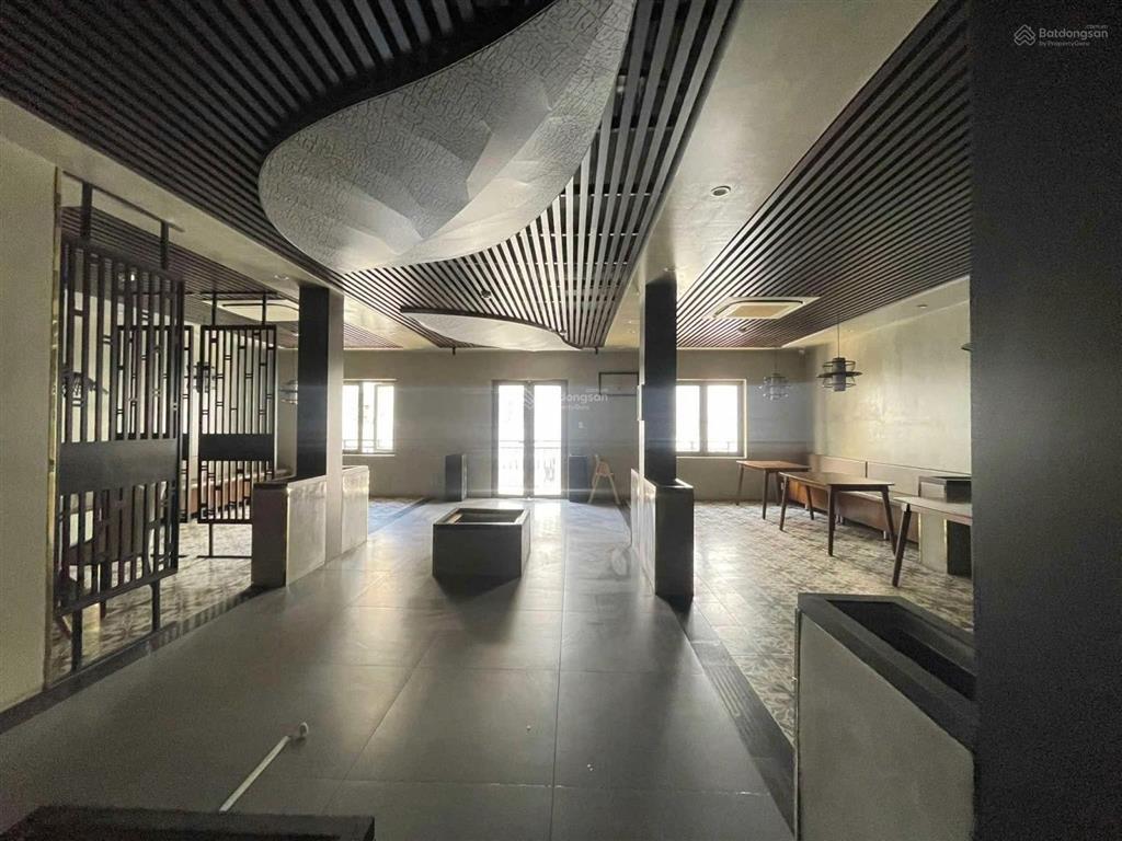 Tòa nhà văn phòng sư vạn hạnh, p12, quận 10  69 tỷ  215m2