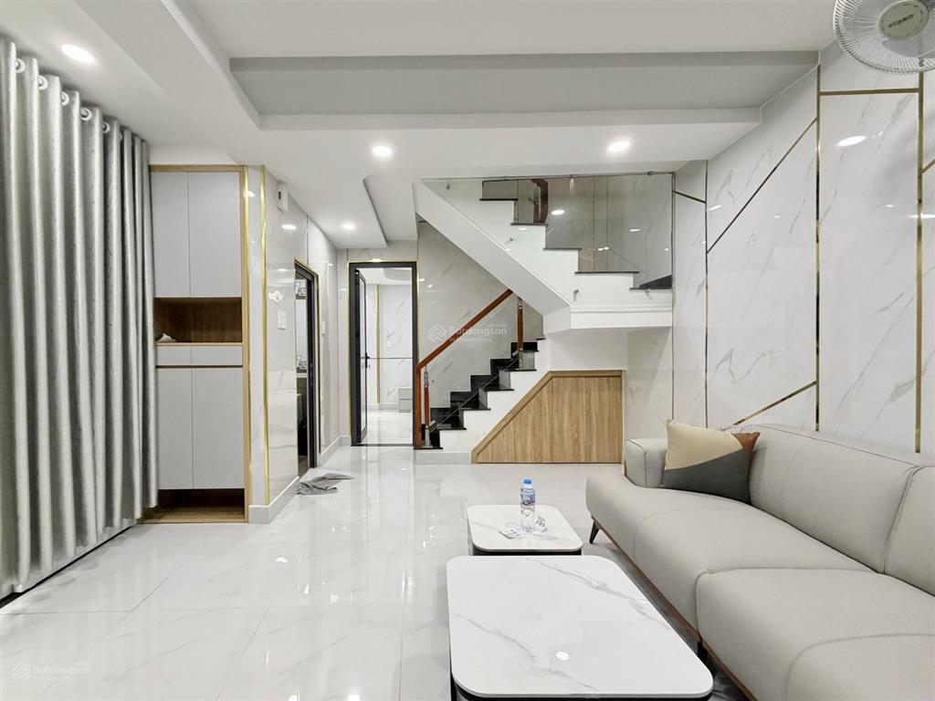 Nhà đoàn thị điểm, p1, quận phú nhuận  giáp quận 1  8.58 tỷ  43m2