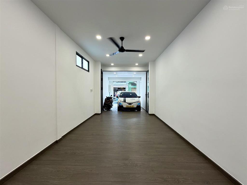Nhà mặt tiền phú nhuận  61m2  10.8 tỷ  ô tô ngủ trong nhà  sát quận 1