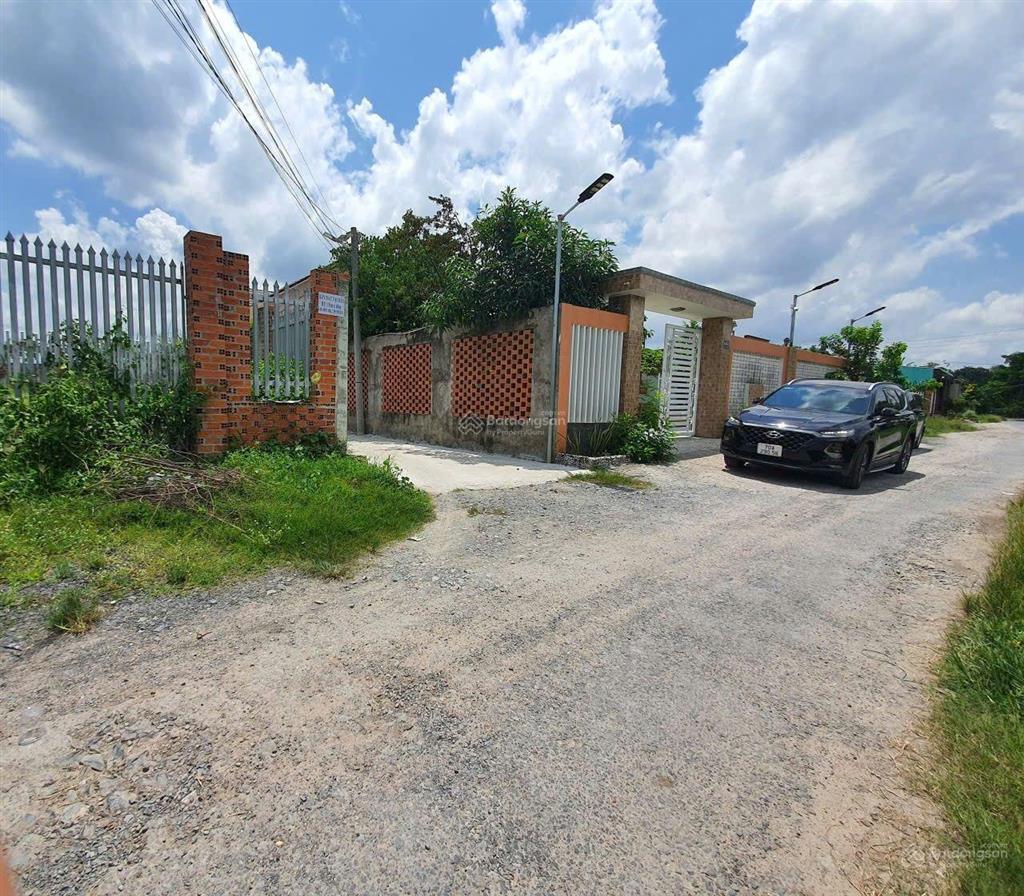 Chính chủ bán đất ngay góc 2mt phước thạnh, gò dầu, tây ninh giá bán 2,4 tỷ 477,5 m2 (100m2 thổ)