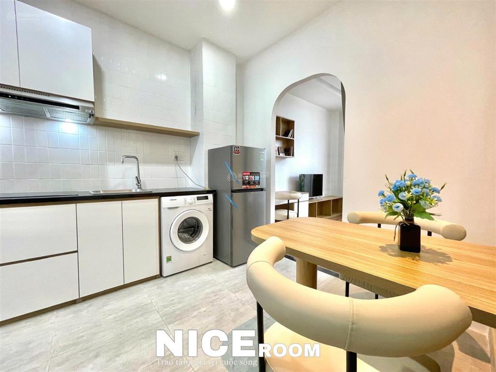Căn hộ 1pn tách bếp, ban công view bờ kè nguyễn bỉnh khiêm q1