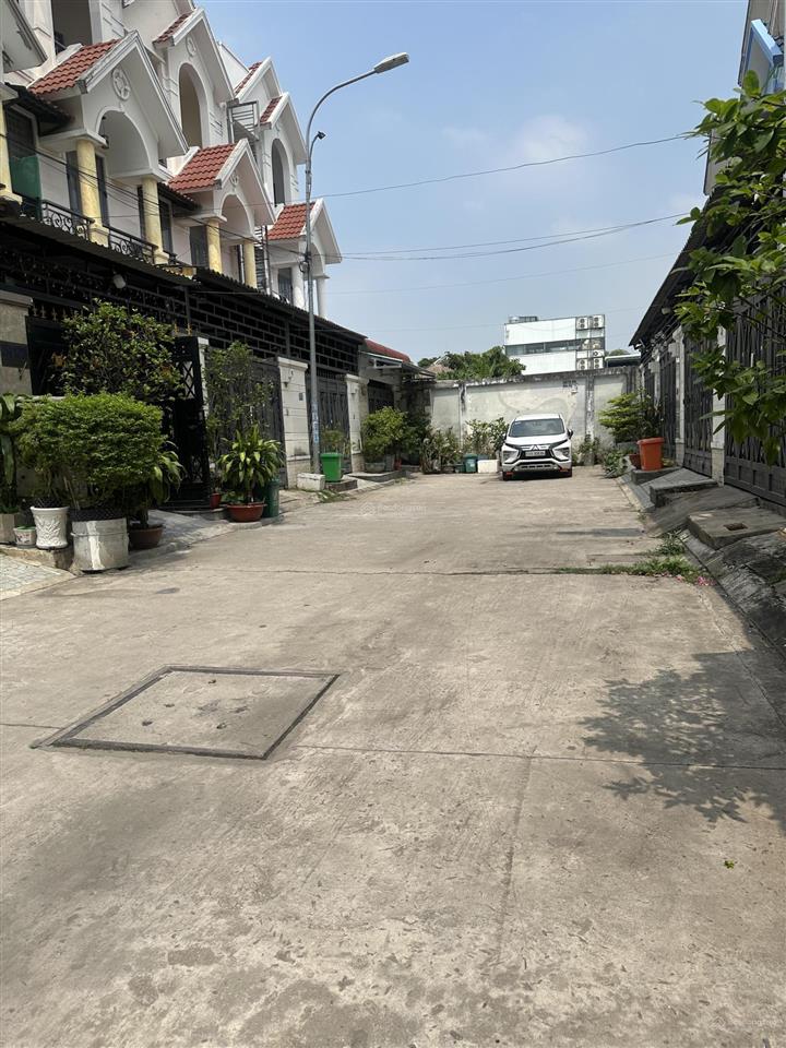 (36)  nhà đẹp thạnh lộc 19  khu nội bộ  ô tô đậu cửa 24/7  tặng nội thất