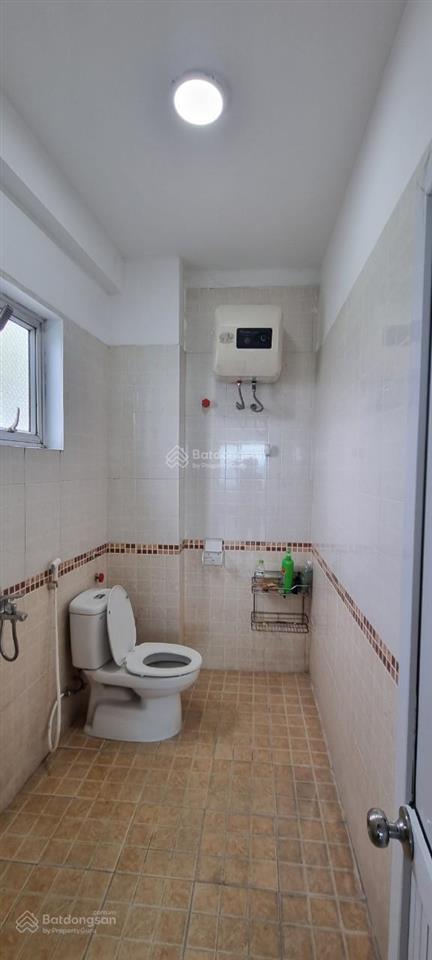 Trống phòng 701 nhà 140 phố thú y, hoài đức, khép kín, thang máy 2.9 triệu.