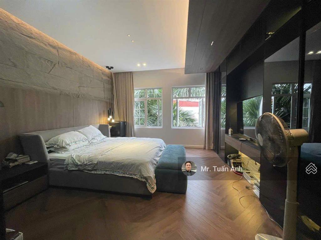 Nhà phân lô mạc thái tổ. dt 61m*7 tầng thang máy. ô tô tránh. ở và kdoanh. nội thất hiện đại. 28 tỷ