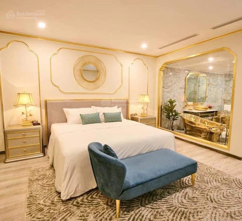 Tôi cần bán nhà mặt phố hàng bạc, dtmb 140m2, 5 tầng. giá 81 tỷ.  sđt 0906 296 ***