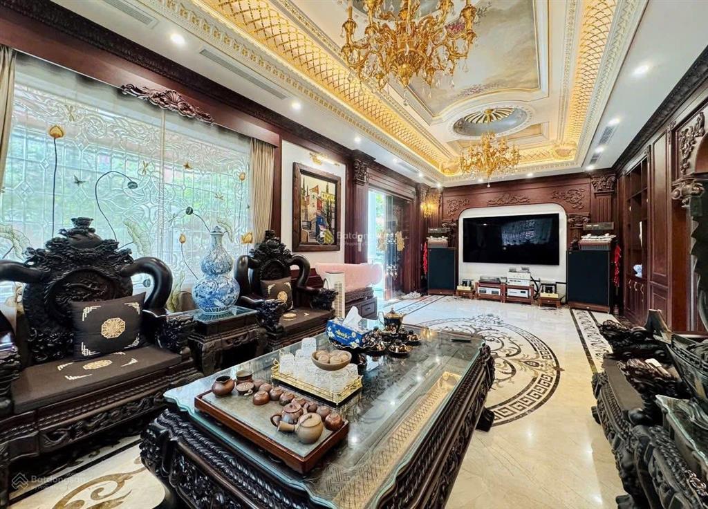 Bán nhà mặt phố nguyễn đình thi, dtmb 80m2, mặt tiền 10m, 3 tầng, mặt hồ tây. giá 50 tỷ