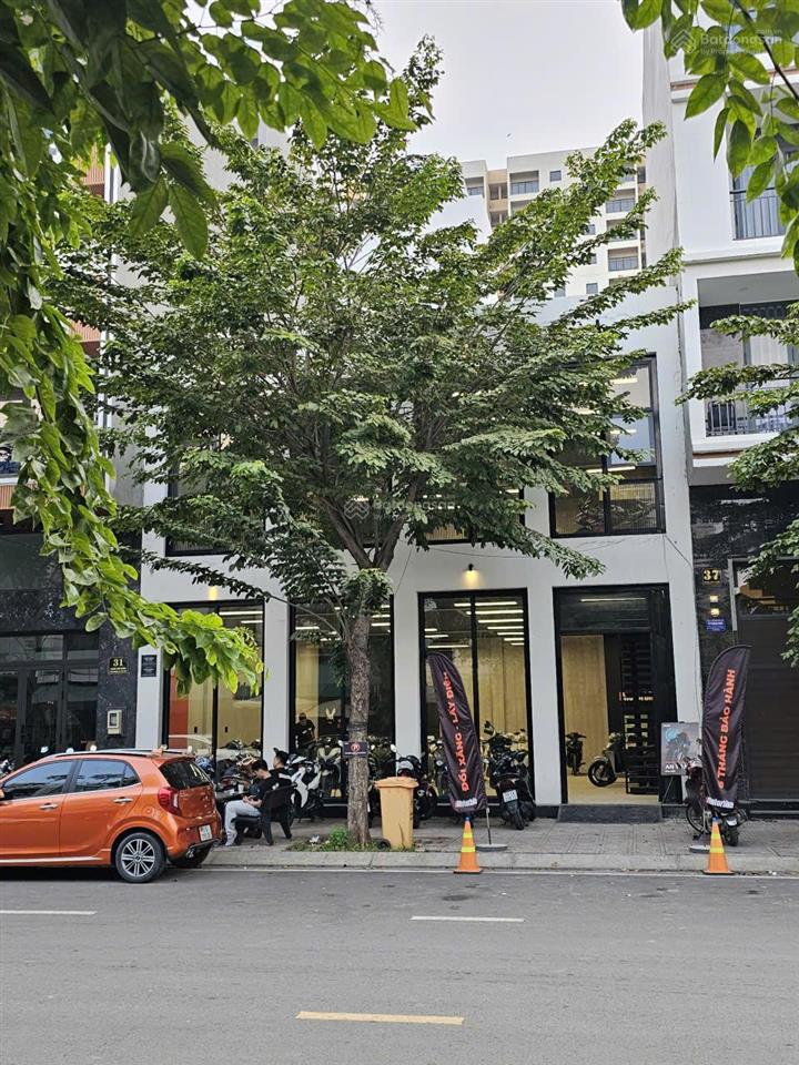 Bán nhà mặt phố tại phạm văn ngôn, giá ưu đãi 56 tỷ, 138m2, đang cho thuê 65tr/tháng