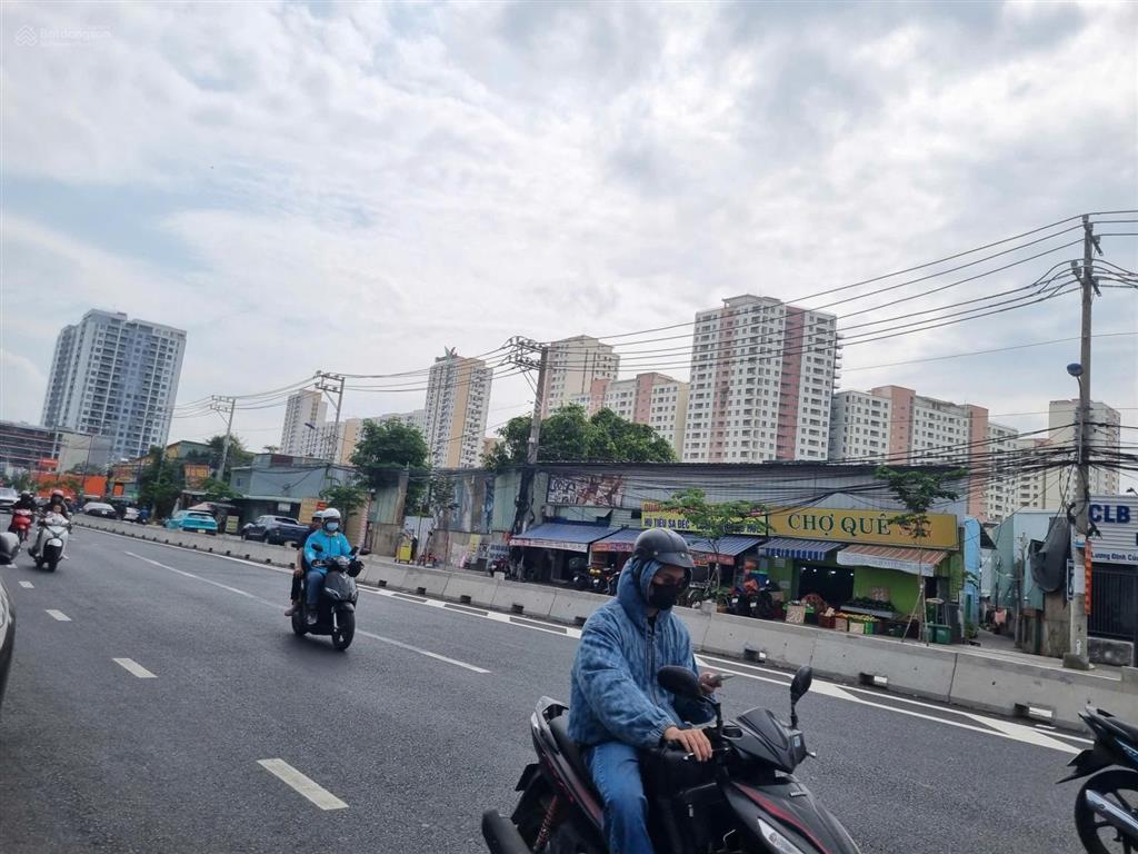Bán nhà mặt phố tại an tư công chúa, 750 tỷ, 2500 m2, xây cao tầng.