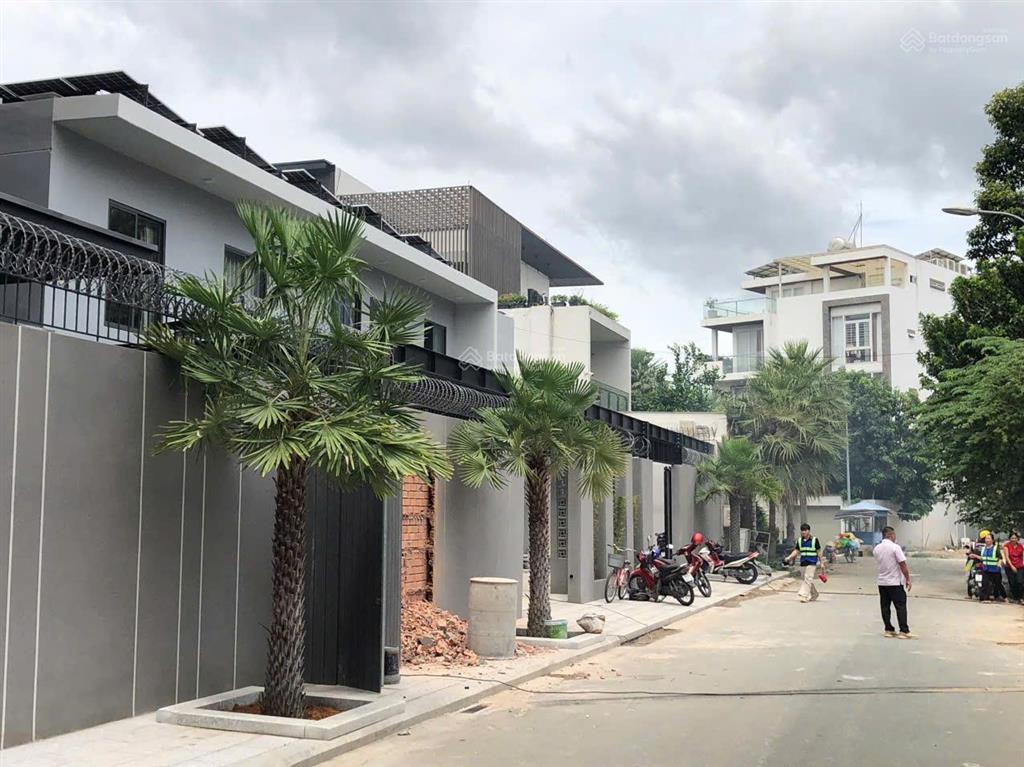 Bán đất biệt thự kdc huy hoàng  trung tâm hành chính quận 2, diện tích 15 x 19m. giá 58 tỷ