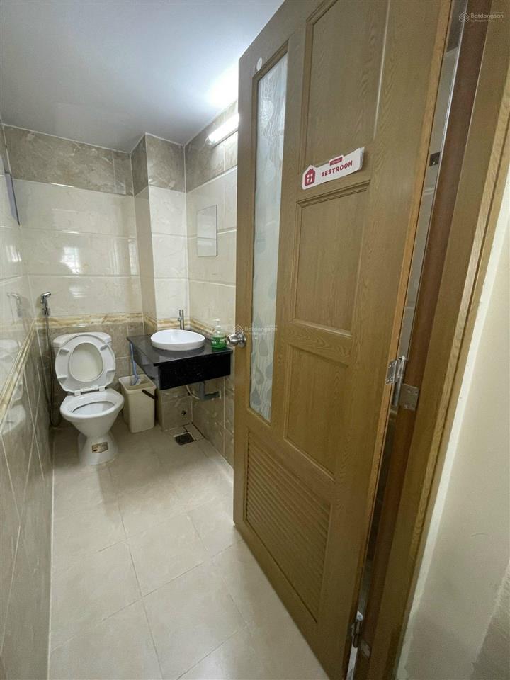 Bán nhà cách 1 căn ra mặt tiền địa chỉ 103/5 nguyễn tiểu la, dt 4.4x12m kết cấu 2 tầng giá 9.3tỷ tl